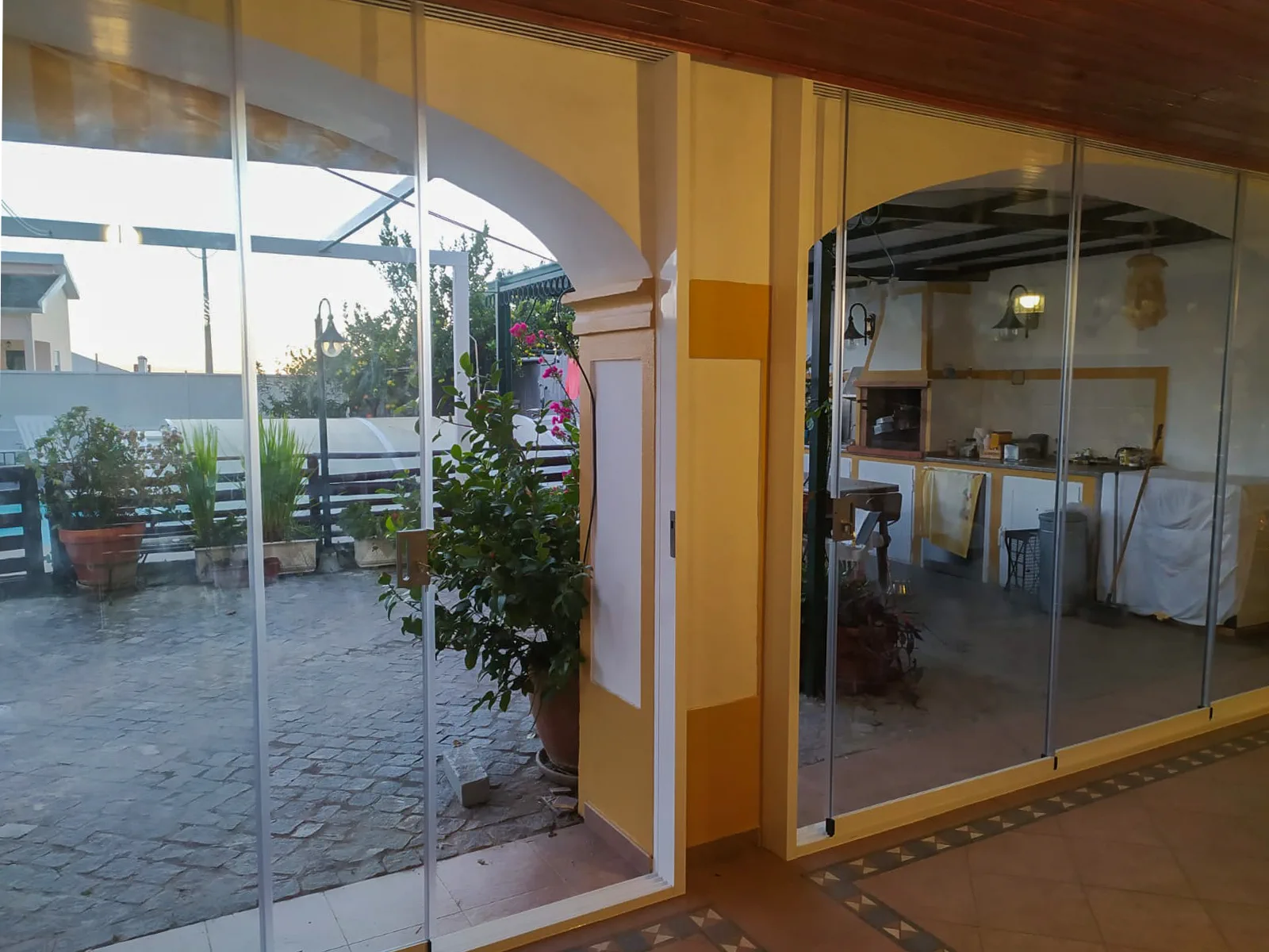Cortina de vidro — Infinite Glassworks