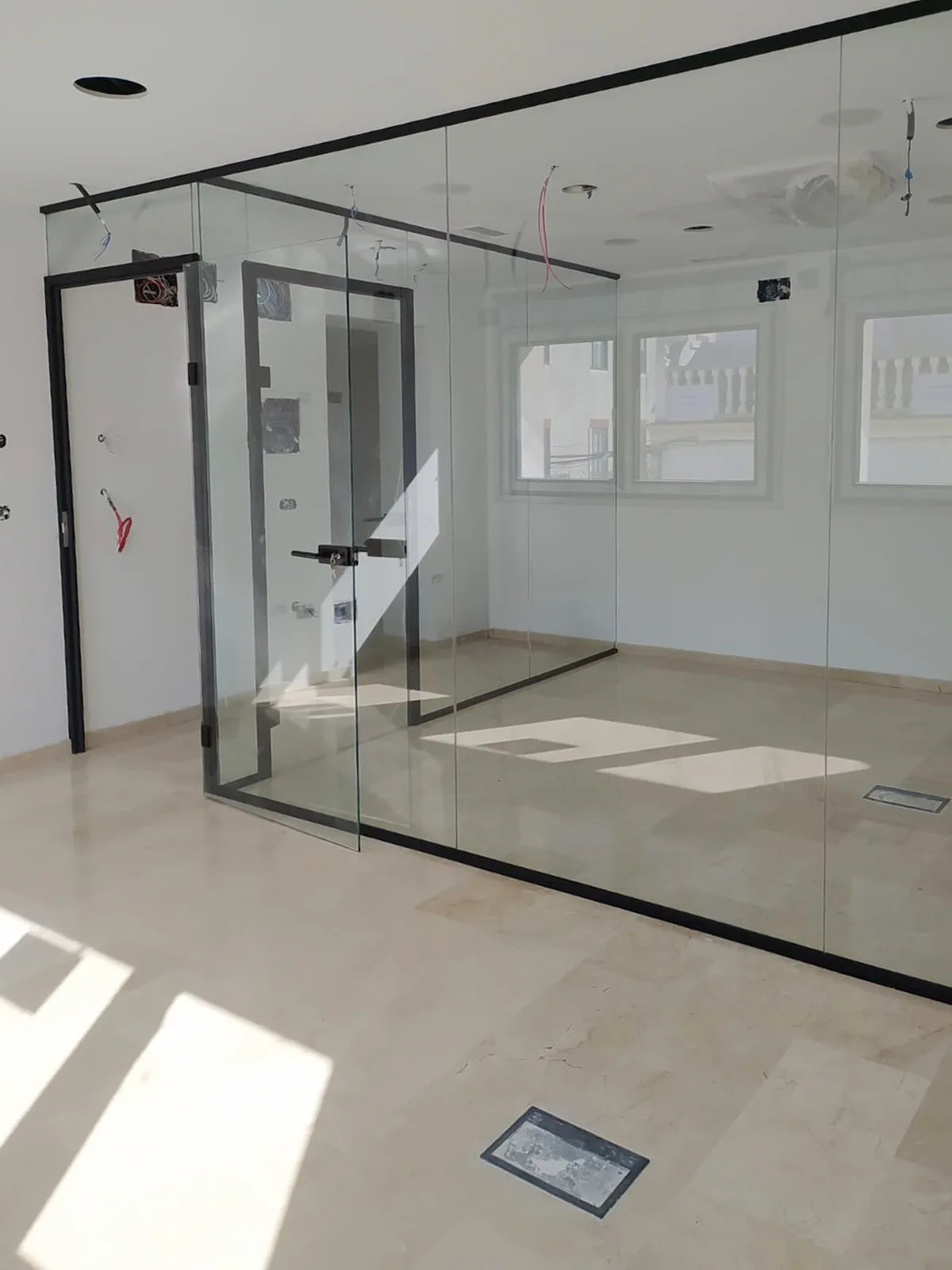 Divisória em vidro — Infinite Glassworks