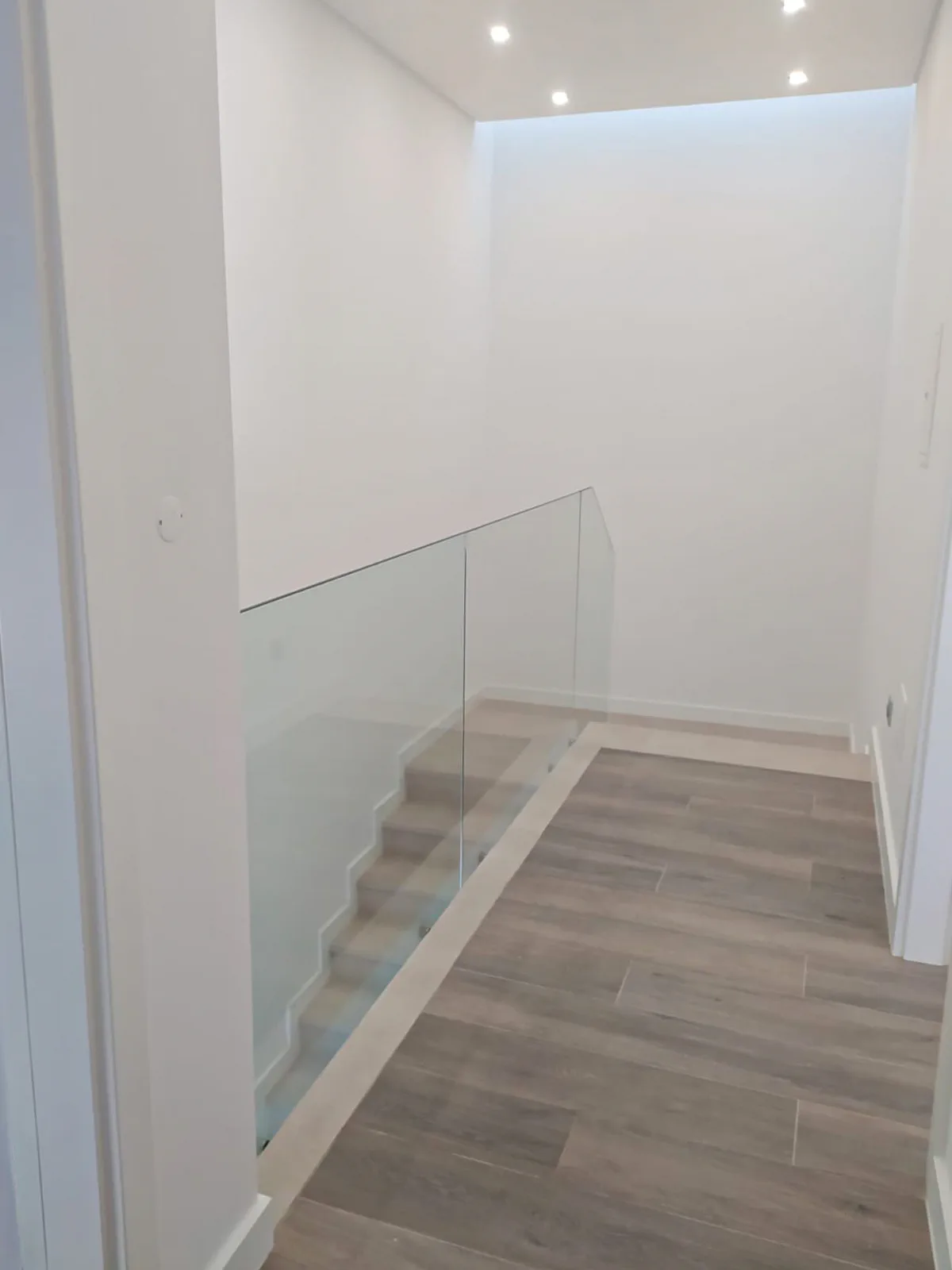 Guarda-corpos em vidro — Infinite Glassworks
