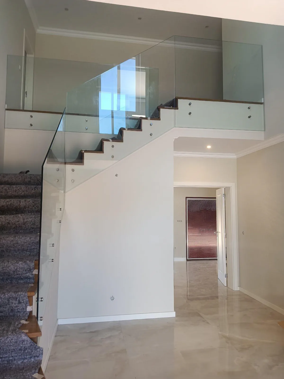 Guarda-corpos em vidro — Infinite Glassworks