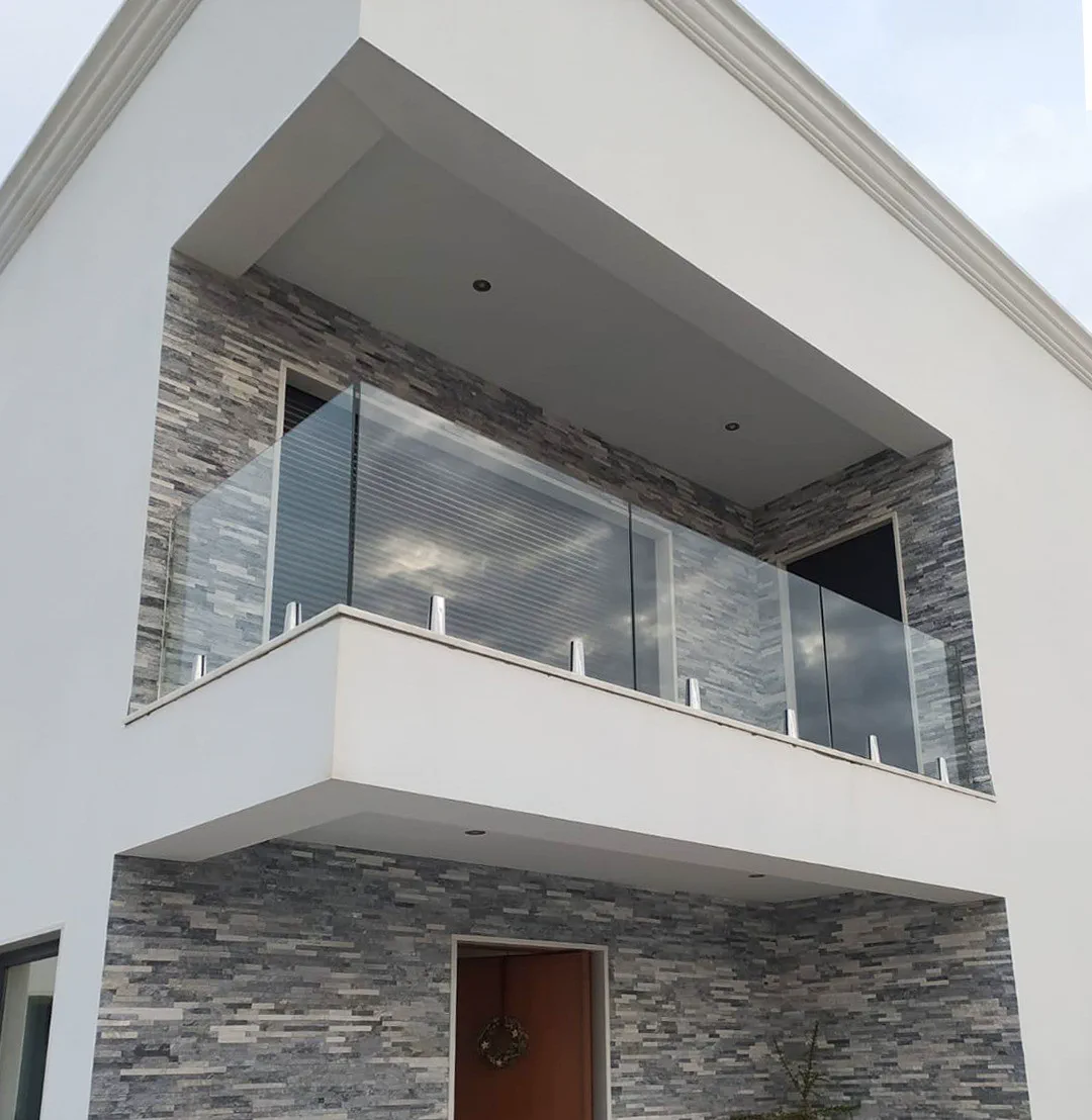 Guarda-corpos em vidro — Infinite Glassworks