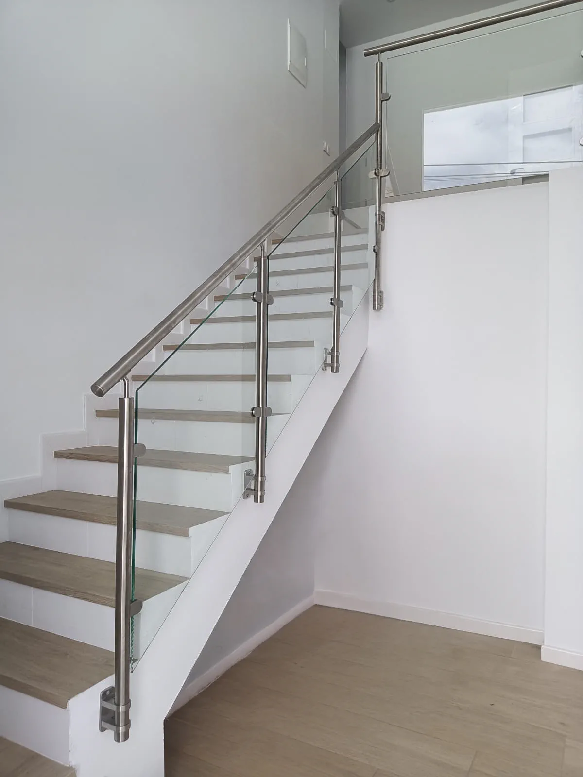 Guarda-corpos em vidro — Infinite Glassworks