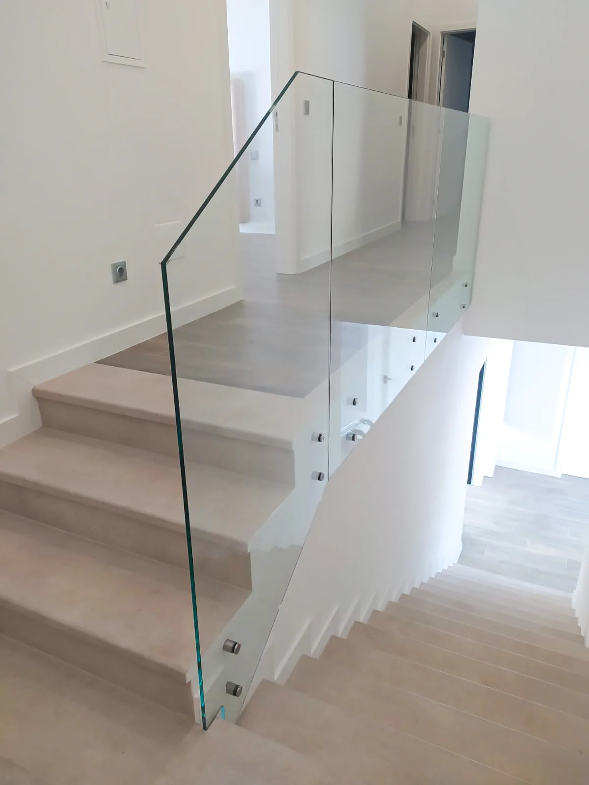 Guarda-corpos em vidro — Infinite Glassworks