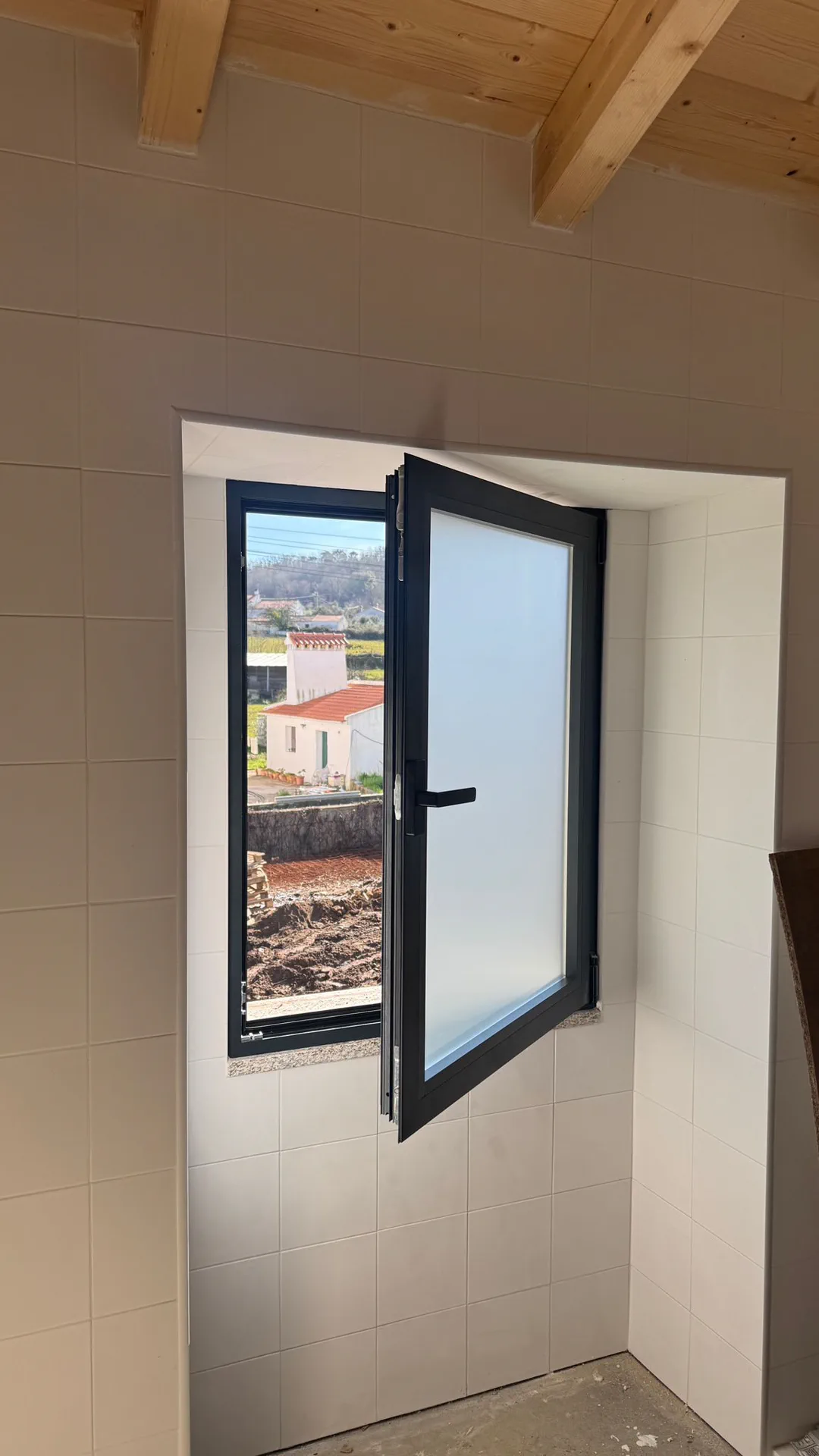 Caixilharia e janelas em alumínio — Infinite Glassworks