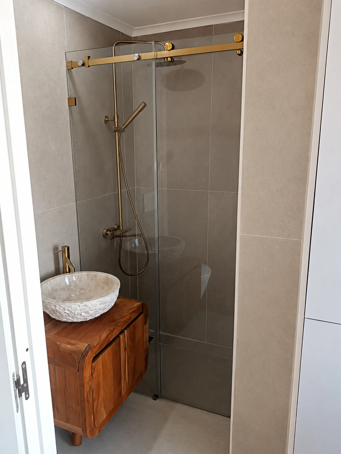 Resguardo de duche em vidro — Infinite Glassworks