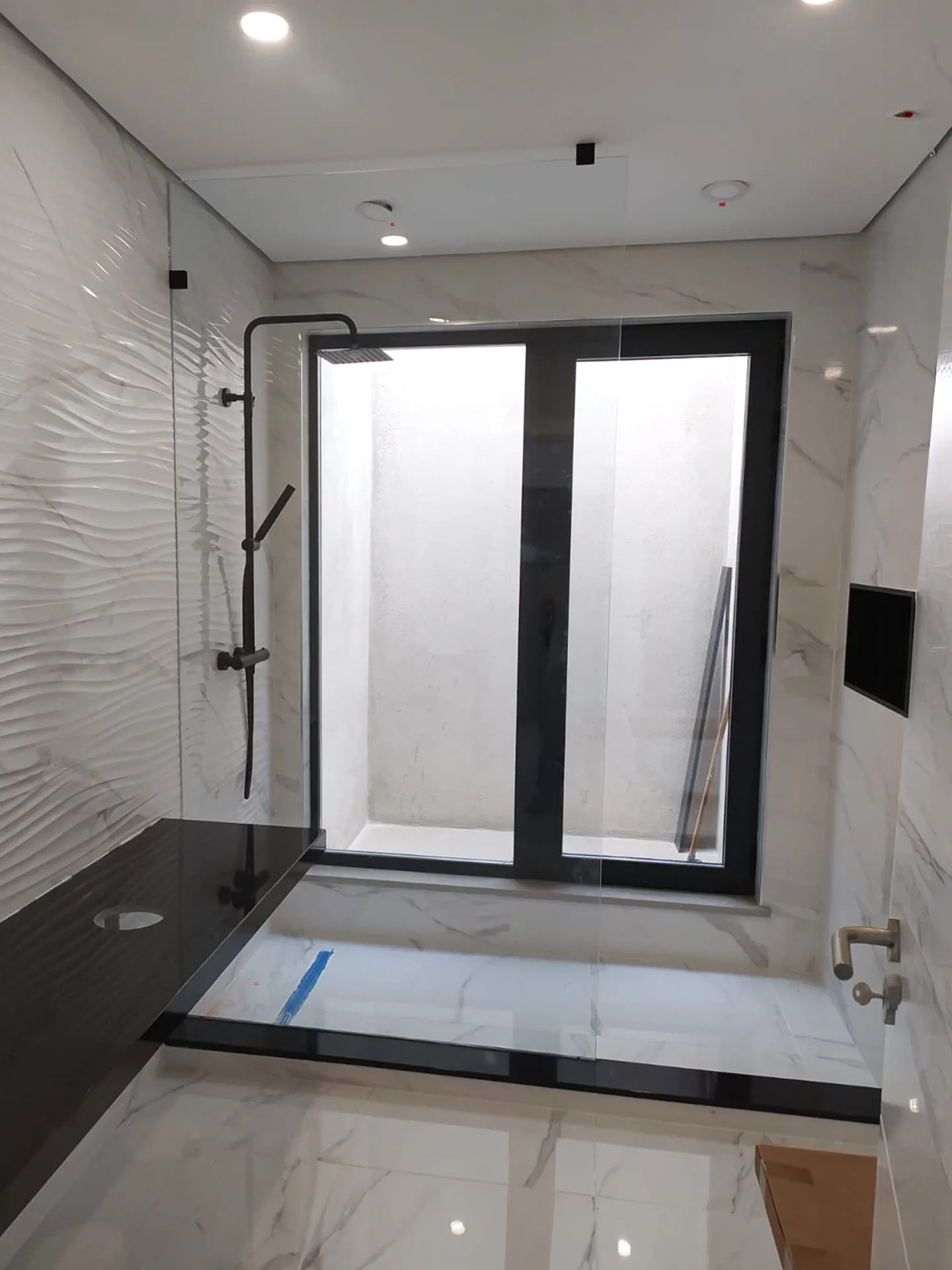 Resguardo de duche em vidro — Infinite Glassworks
