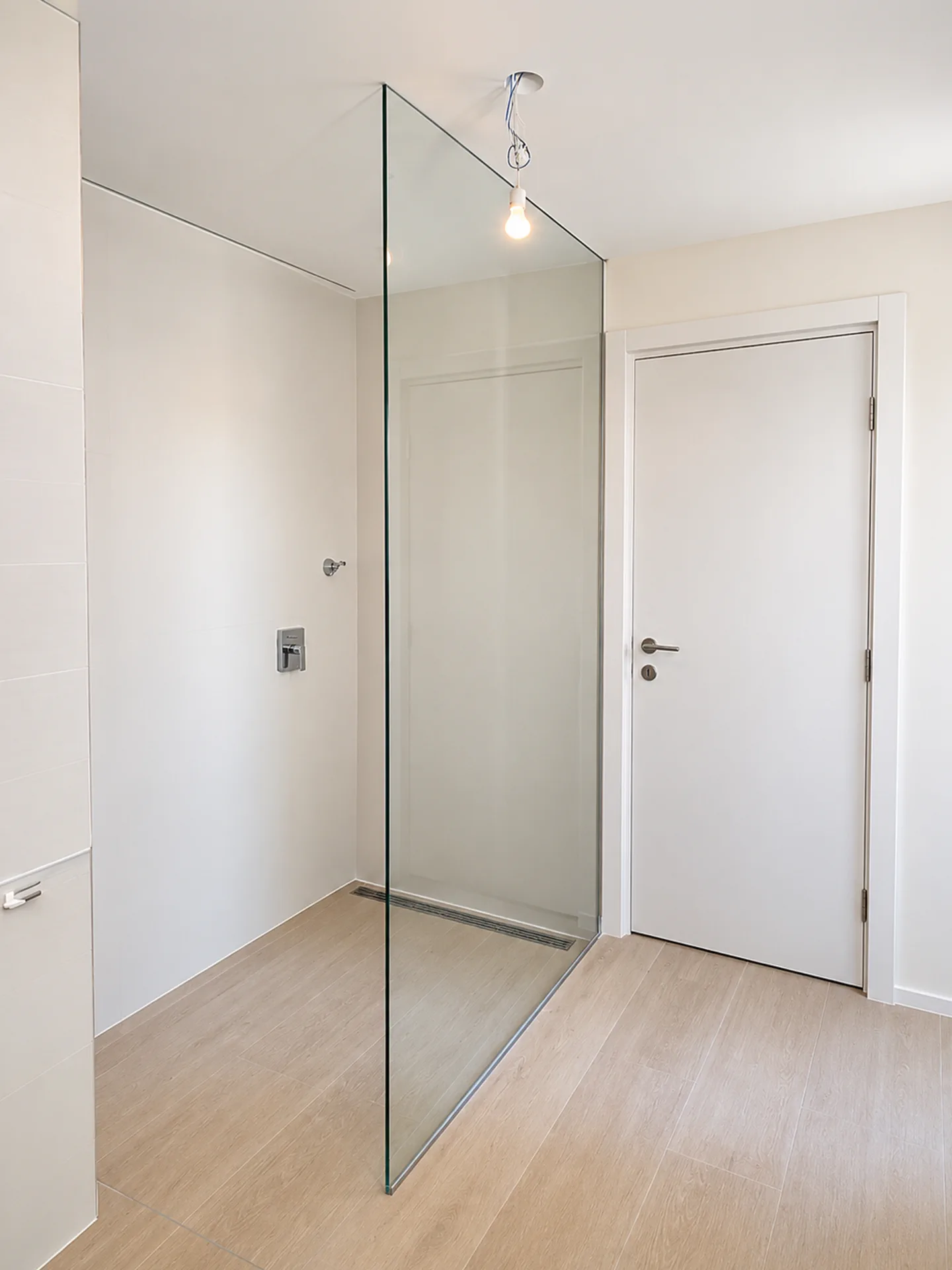 Resguardo de duche em vidro — Infinite Glassworks